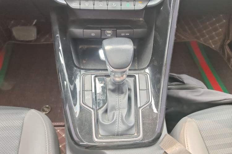 Used Kia Sportage R 2018 2.0L Automatic Smart Luxury Version China V Standard Gear Lever