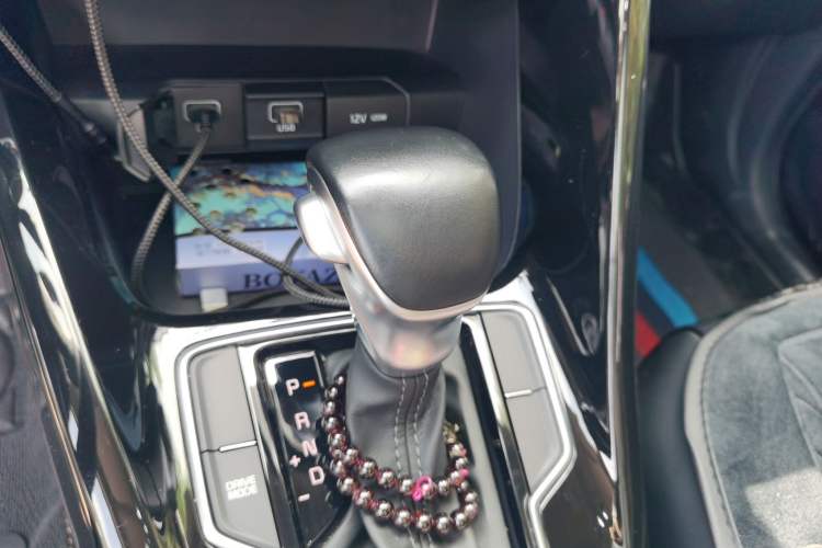 Used Kia Sportage R 2018 2.0L Automatic Smart Luxury Version China V Standard Gear Lever