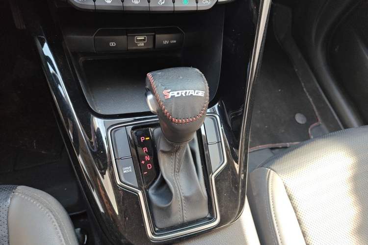 Used Kia Sportage R 2018 2.0L Automatic Smart Luxury Version China V Standard Gear Lever