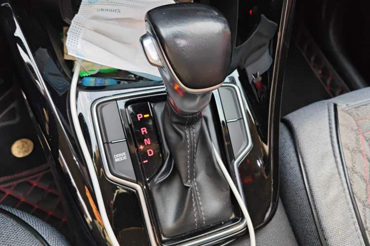 Used Kia Sportage R 2018 2.0L Automatic Smart Luxury Version China V Standard Gear Lever