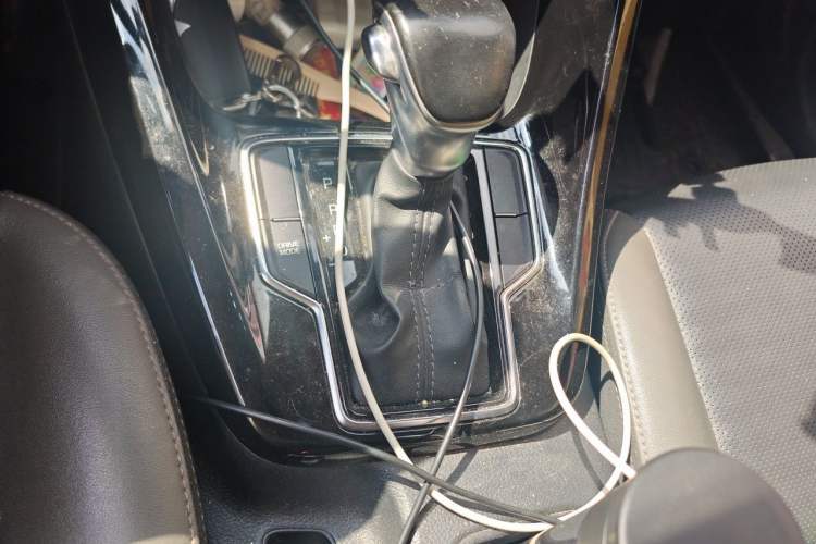 Used Kia Sportage R 2018 2.0L Automatic Smart Luxury Version China V Standard Gear Lever