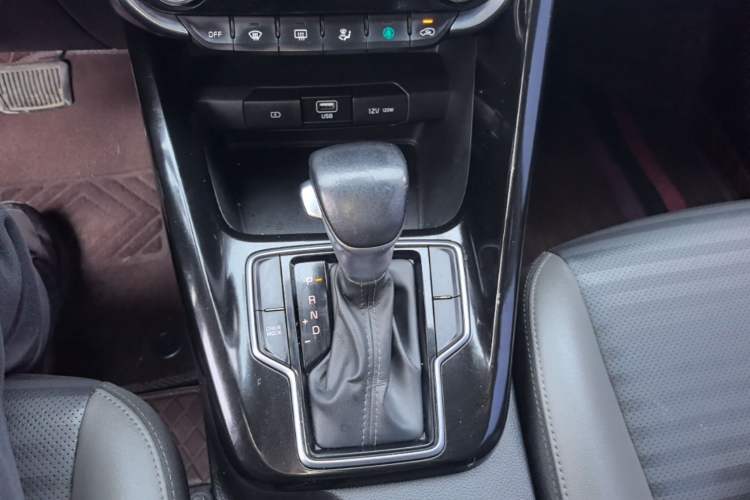 Used Kia Sportage R 2018 2.0L Automatic Smart Luxury Version China V Standard Gear Lever