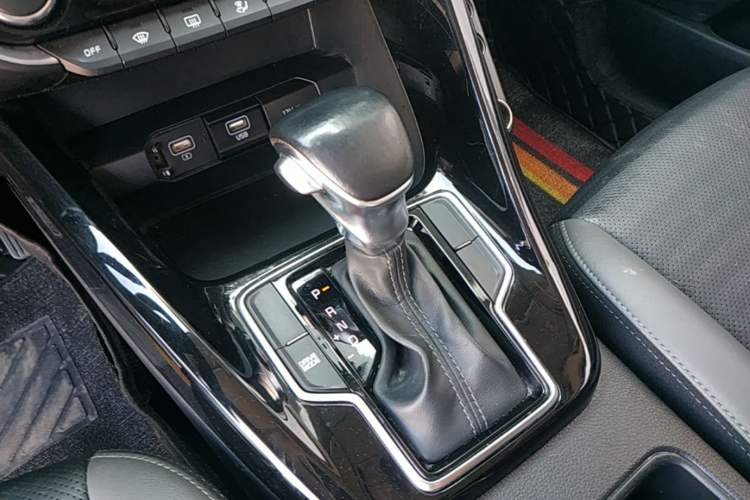 Used Kia Sportage R 2018 2.0L Automatic Smart Luxury Version China V Standard Gear Lever