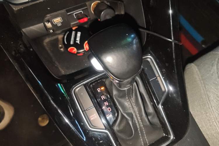 Used Kia Sportage R 2018 2.0L Automatic Smart Luxury Version China V Standard Gear Lever