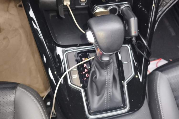 Used Kia Sportage R 2018 2.0L Automatic Smart Luxury Version China V Standard Gear Lever
