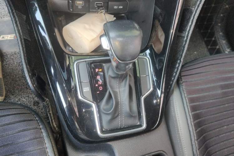 Used Kia Sportage R 2018 2.0L Automatic Smart Luxury Version China V Standard Gear Lever