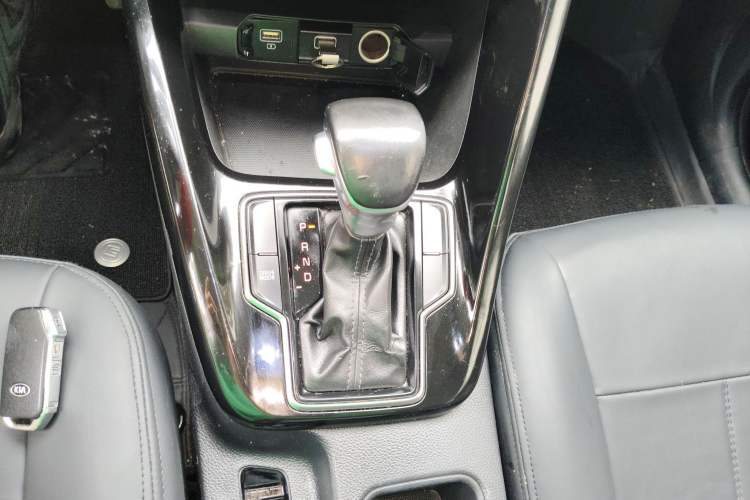 Used Kia Sportage R 2018 2.0L Automatic Smart Luxury Version China V Standard Gear Lever
