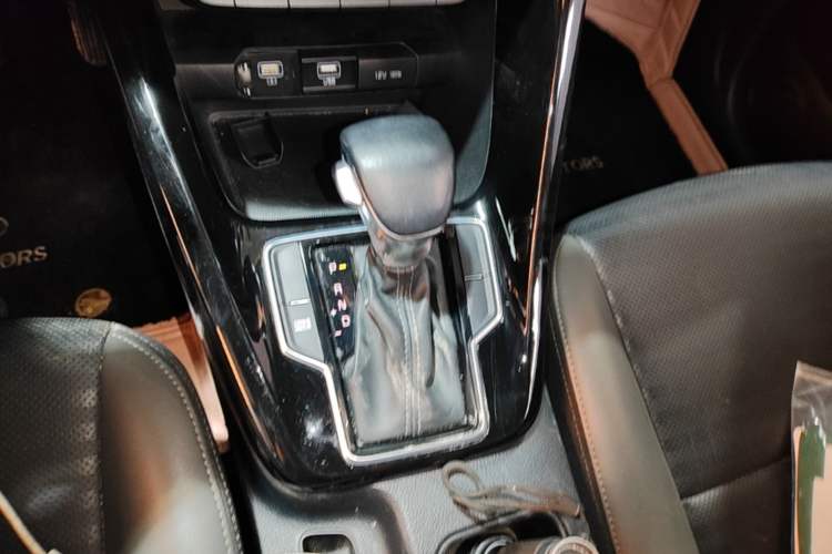 Used Kia Sportage R 2018 2.0L Automatic Smart Luxury Version China V Standard Gear Lever