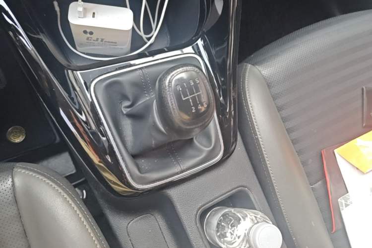 Used Kia Sportage R 2018 2.0L Manual Fashion Edition China V Standard Gear Lever