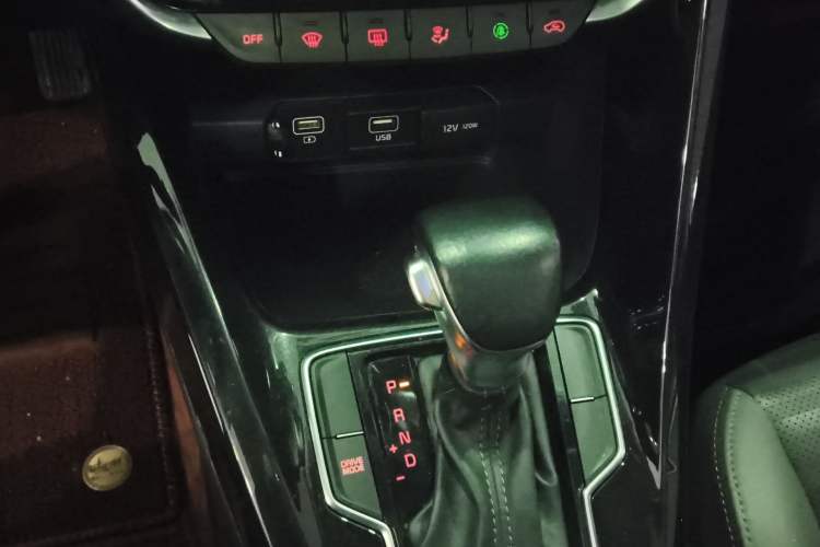 Used Kia Sportage R 2018 2.0L Automatic Smart Luxury Version China V Standard Gear Lever