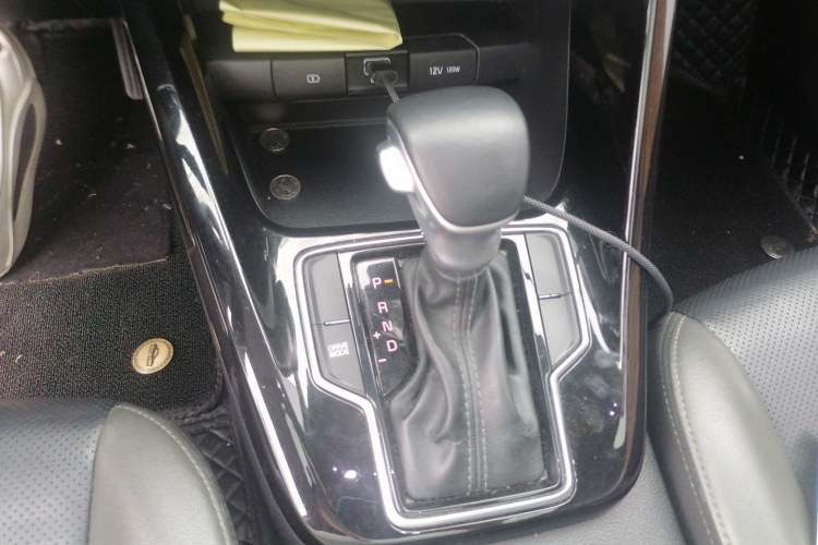 Used Kia Sportage R 2018 2.0L Automatic Smart Luxury Version China V Standard Gear Lever