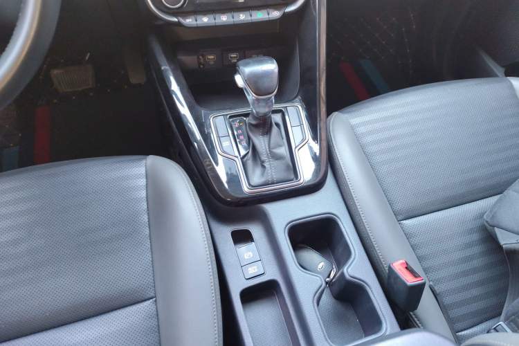 Used Kia Sportage R 2018 2.0L Automatic Smart Luxury Version China V Standard Gear Lever