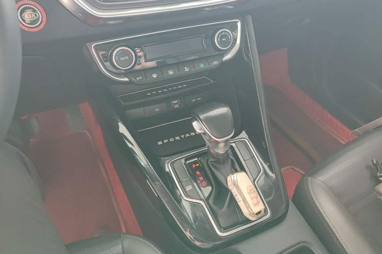 Used Kia Sportage R 2018 2.0L Automatic Smart Luxury Version China V Standard Gear Lever