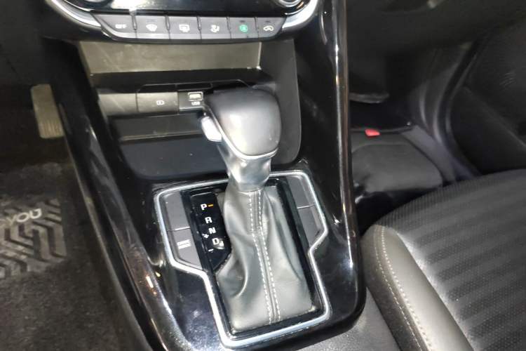 Used Kia Sportage R 2018 2.0L Automatic Smart Luxury Version China V Standard Gear Lever