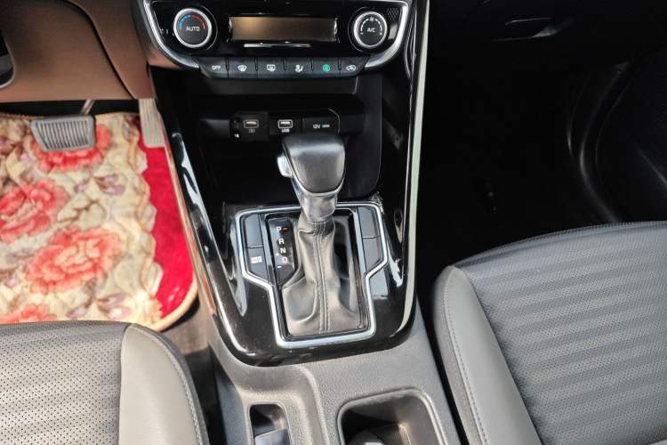 Used Kia Sportage R 2018 2.0L Automatic Smart Luxury Version China V Standard Gear Lever