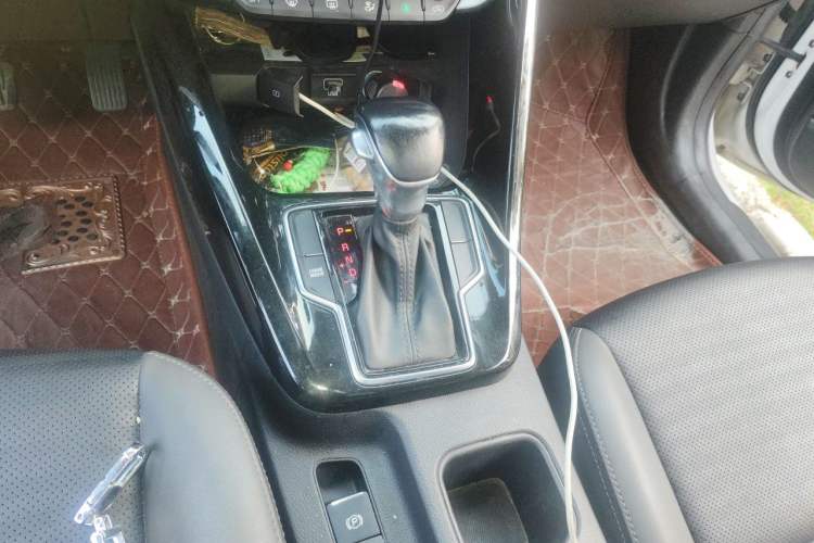 Used Kia Sportage R 2018 2.0L Automatic Smart Luxury Version China V Standard Gear Lever