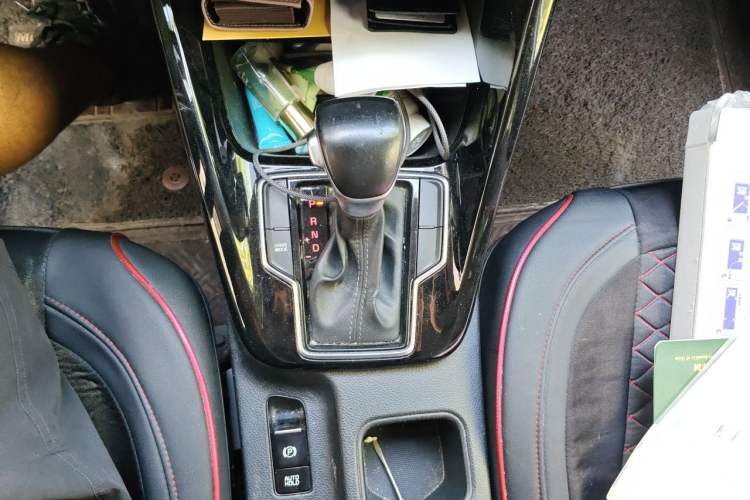 Used Kia Sportage R 2018 2.0L Automatic Smart Luxury Version China V Standard Gear Lever