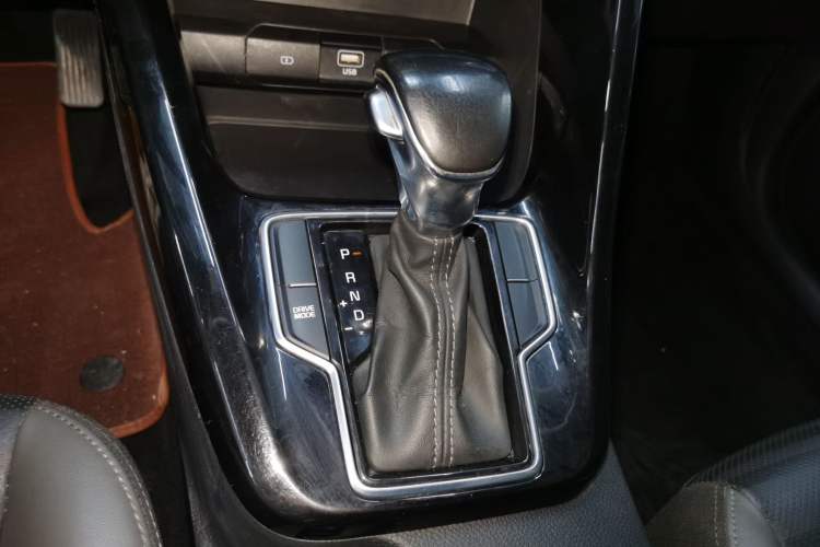 Used Kia Sportage R 2018 2.0L Automatic Smart Luxury Version China V Standard Gear Lever
