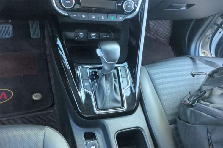 Used Kia Sportage R 2018 2.0L Automatic Smart Luxury Version China V Standard Gear Lever