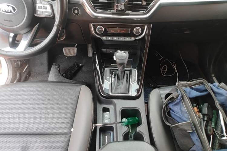Used Kia Sportage R 2018 2.0L Automatic Smart Luxury Version China V Standard Gear Lever