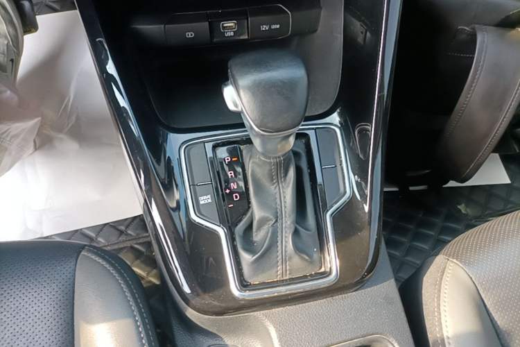 Used Kia Sportage R 2018 2.0L Automatic Smart Luxury Version China V Standard Gear Lever