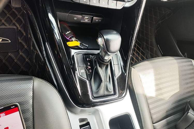 Used Kia Sportage R 2018 2.0L Automatic Smart Luxury Version China V Standard Gear Lever