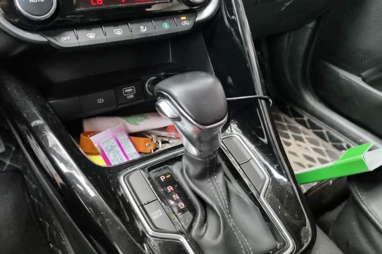 Used Kia Sportage R 2018 2.0L Automatic Smart Luxury Version China V Standard Gear Lever