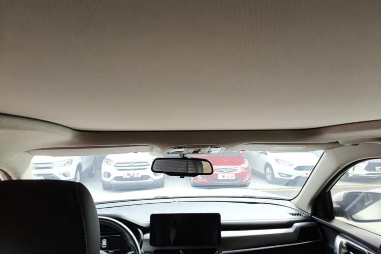 Used Kia Sportage R 2018 2.0L Automatic Smart Luxury Version China V Standard Headliner