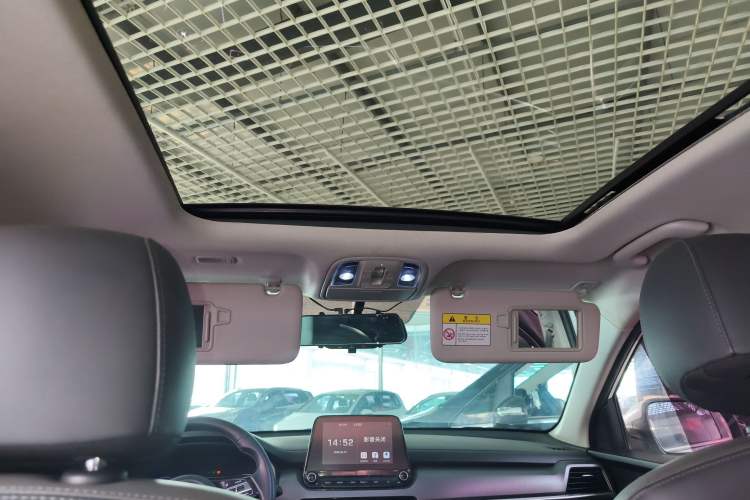 Used Kia Sportage R 2018 2.0L Automatic Smart Luxury Version China V Standard Headliner