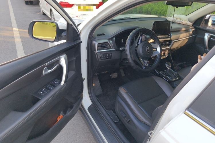 Used Kia Sportage R 2018 2.0L Automatic Smart Luxury Version China V Standard Interior 3