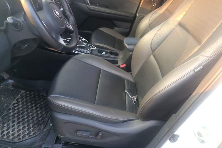 Used Kia Sportage R 2018 2.0L Automatic Smart Luxury Version China V Standard Left Front Seat