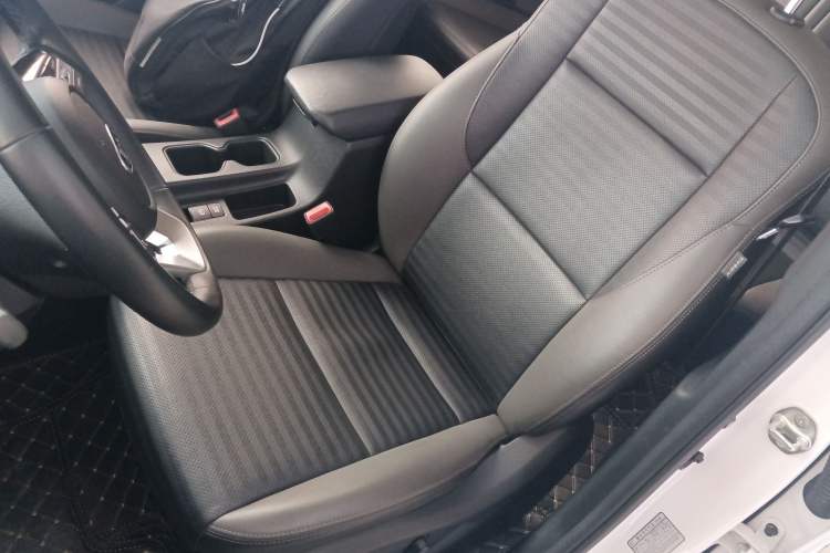 Used Kia Sportage R 2018 2.0L Automatic Smart Luxury Version China V Standard Left Front Seat