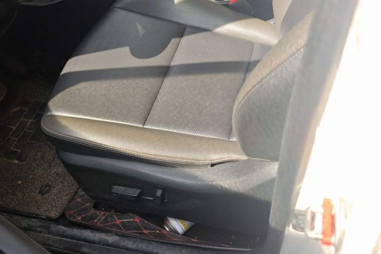 Used Kia Sportage R 2018 2.0L Automatic Smart Luxury Version China V Standard Left Front Seat
