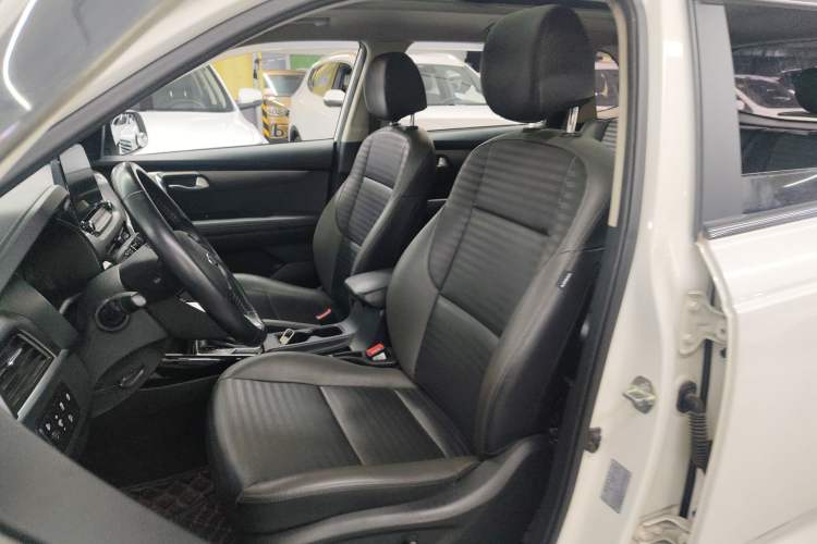 Used Kia Sportage R 2018 2.0L Automatic Smart Luxury Version China V Standard Left Front Seat