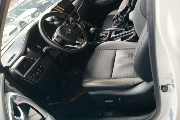 Used Kia Sportage R 2018 2.0L Automatic Smart Luxury Version China V Standard Left Front Seat