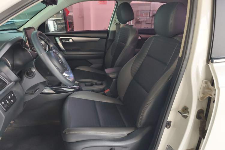 Used Kia Sportage R 2018 2.0L Automatic Smart Luxury Version China V Standard Left Front Seat