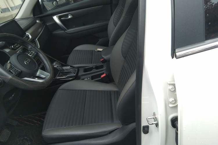 Used Kia Sportage R 2018 2.0L Automatic Smart Luxury Version China V Standard Left Front Seat