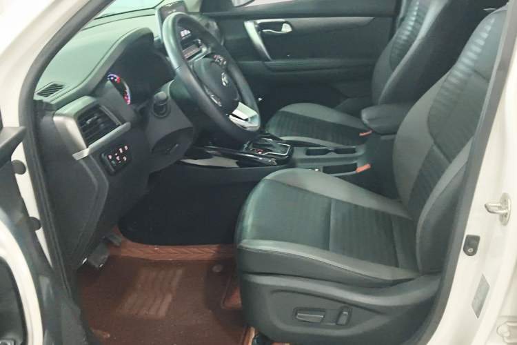 Used Kia Sportage R 2018 2.0L Automatic Smart Luxury Version China V Standard Left Front Seat