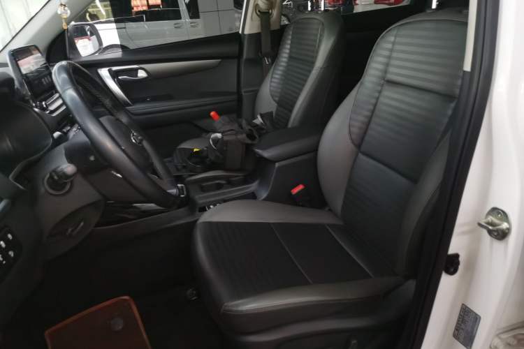 Used Kia Sportage R 2018 2.0L Automatic Smart Luxury Version China V Standard Left Front Seat