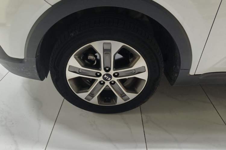 Used Kia Sportage R 2018 2.0L Automatic Smart Luxury Version China V Standard Left Front Wheel Hub
