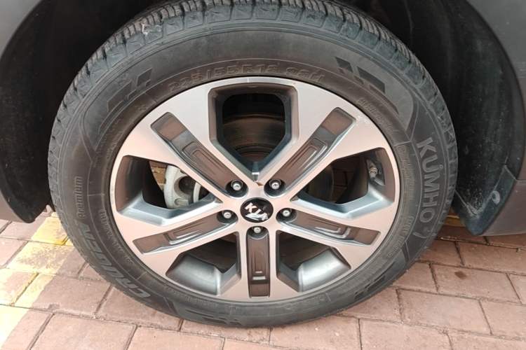 Used Kia Sportage R 2018 2.0L Automatic Smart Luxury Version China V Standard Left Front Wheel Hub