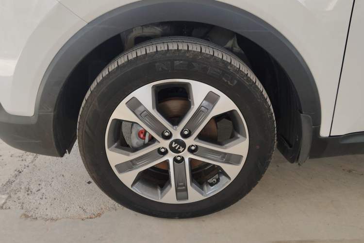 Used Kia Sportage R 2018 2.0L Automatic Smart Luxury Version China V Standard Left Front Wheel Hub