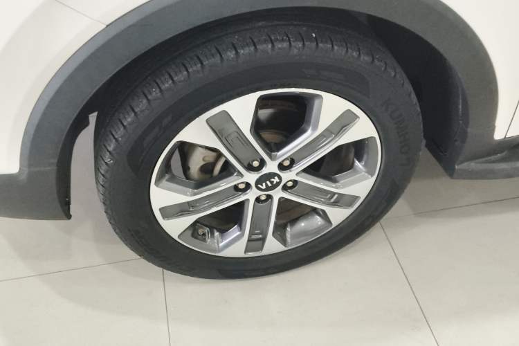 Used Kia Sportage R 2018 2.0L Automatic Smart Luxury Version China V Standard Left Front Wheel Hub