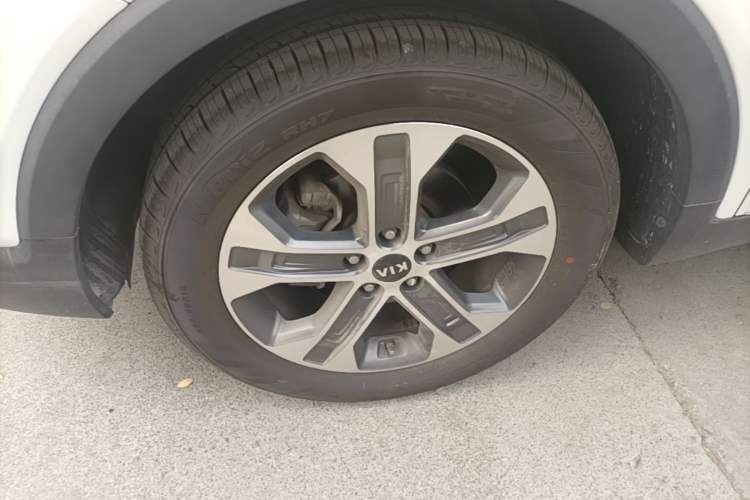 Used Kia Sportage R 2018 2.0L Automatic Smart Luxury Version China V Standard Left Front Wheel Hub