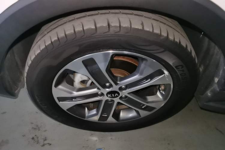 Used Kia Sportage R 2018 2.0L Automatic Smart Luxury Version China V Standard Left Front Wheel Hub
