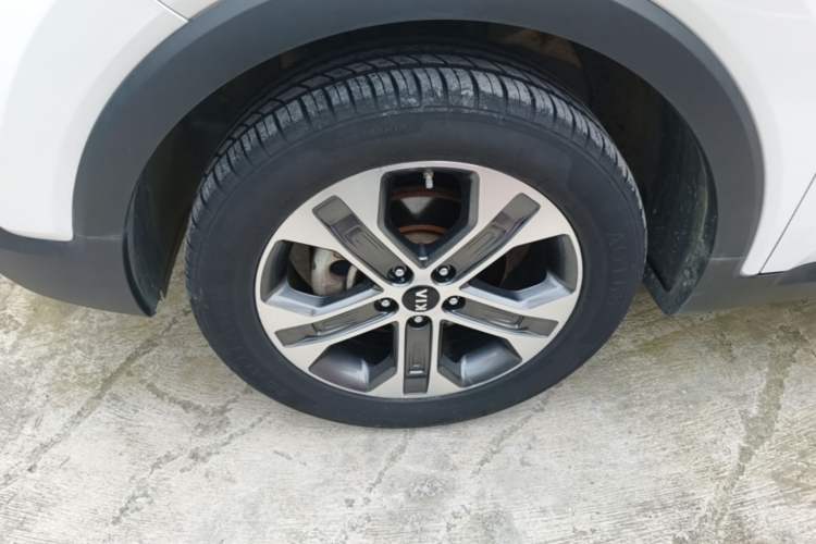Used Kia Sportage R 2018 2.0L Automatic Smart Luxury Version China V Standard Left Front Wheel Hub