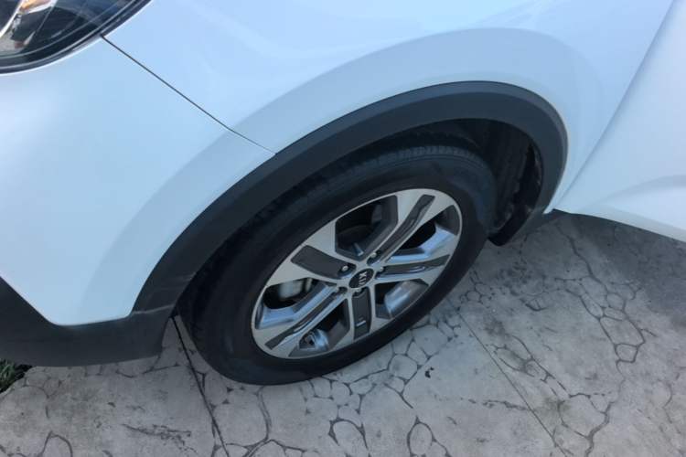 Used Kia Sportage R 2018 2.0L Automatic Smart Luxury Version China V Standard Left Front Wheel Hub