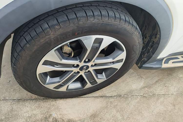 Used Kia Sportage R 2018 2.0L Automatic Smart Luxury Version China V Standard Left Front Wheel Hub