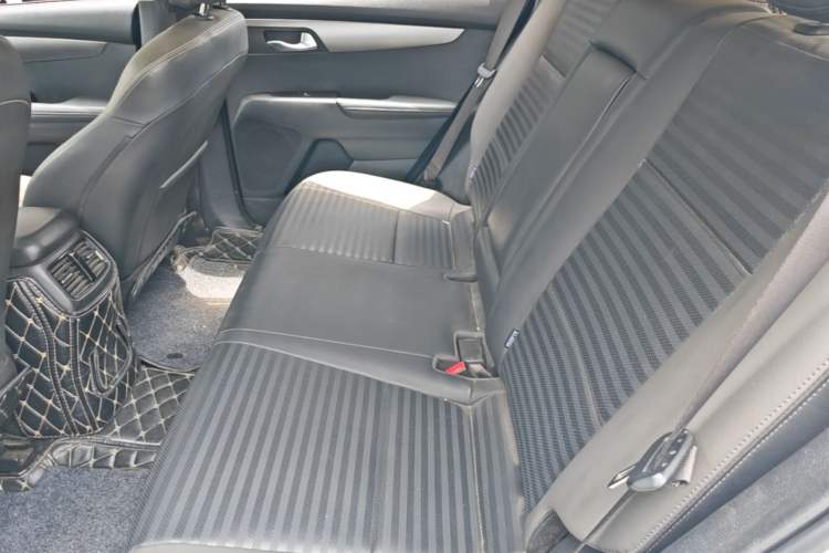 Used Kia Sportage R 2018 2.0L Automatic Smart Luxury Version China V Standard Left Rear Seat