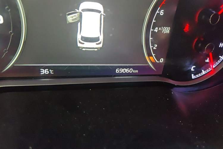 Used Kia Sportage R 2018 2.0L Automatic Smart Luxury Version China V Standard Odometer Close Up